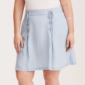 NWT Plus Size Denim Lace Up Torrid Mini Skirt